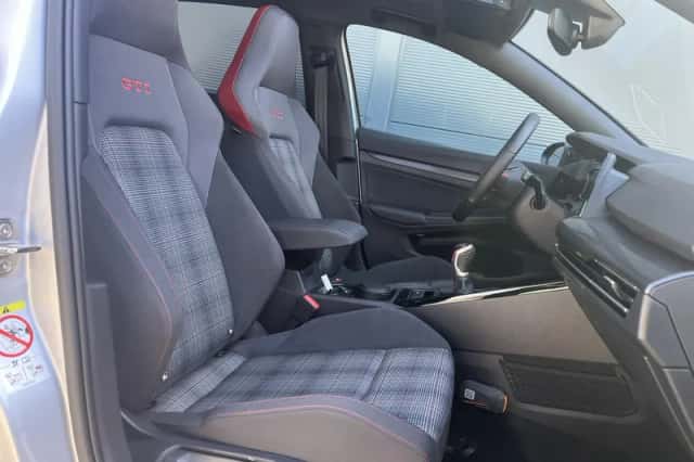 Volkswagen Golf (2024) thumbnail 16