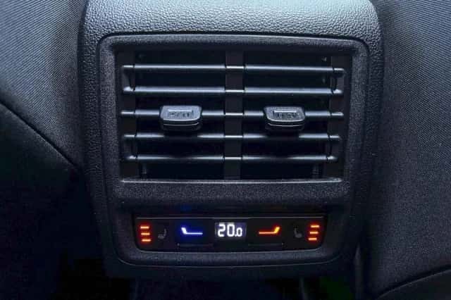 Volkswagen Golf (2024) thumbnail 18