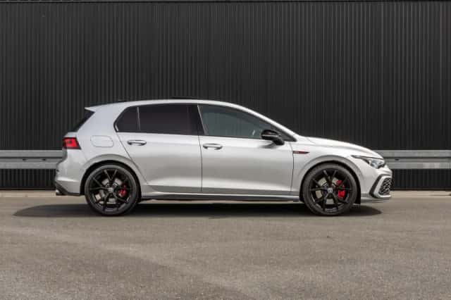 Volkswagen Golf (2024) thumbnail 3