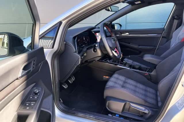 Volkswagen Golf (2024) thumbnail 21
