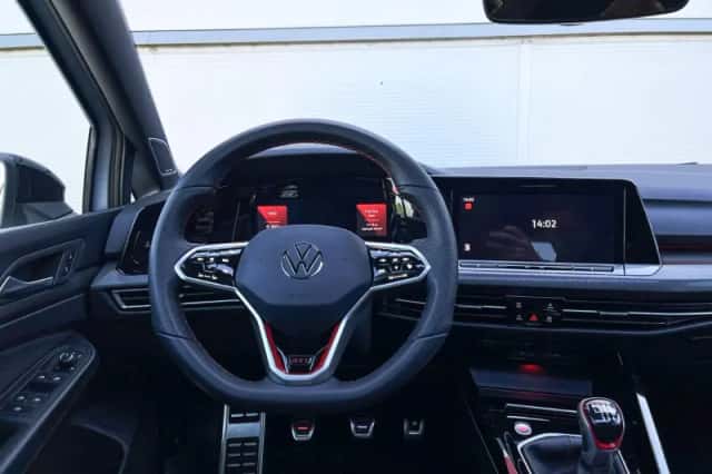 Volkswagen Golf (2024) thumbnail 22