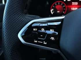 Volkswagen Golf (2024) thumbnail 24