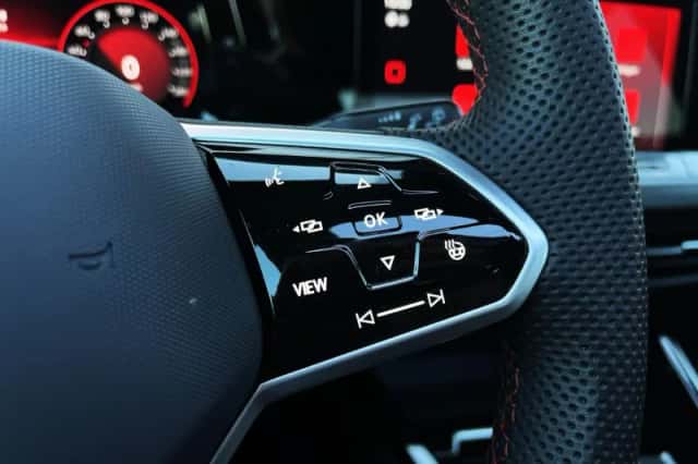 Volkswagen Golf (2024) thumbnail 25