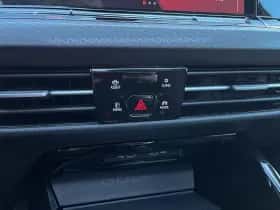 Volkswagen Golf (2024) thumbnail 31