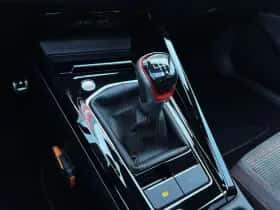 Volkswagen Golf (2024) thumbnail 32