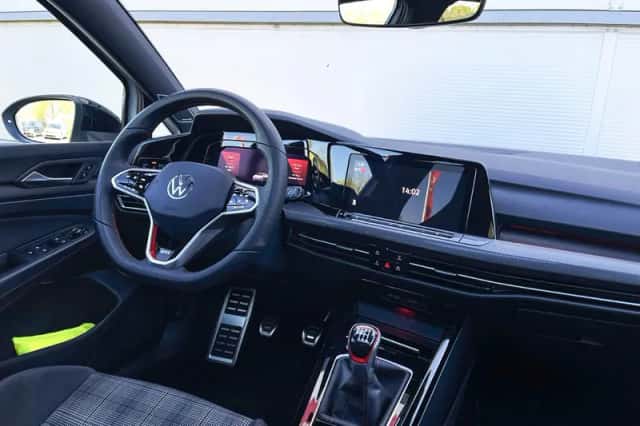 Volkswagen Golf (2024) thumbnail 38