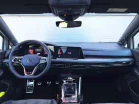 Volkswagen Golf (2024) thumbnail 5