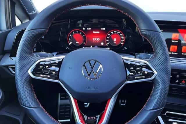 Volkswagen Golf (2024) thumbnail 41