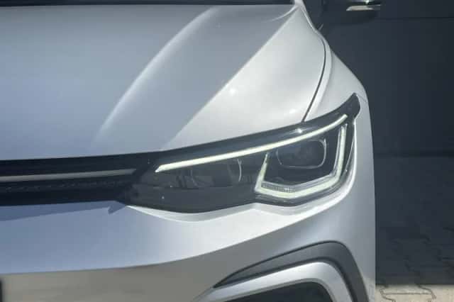 Volkswagen Golf (2024) thumbnail 9