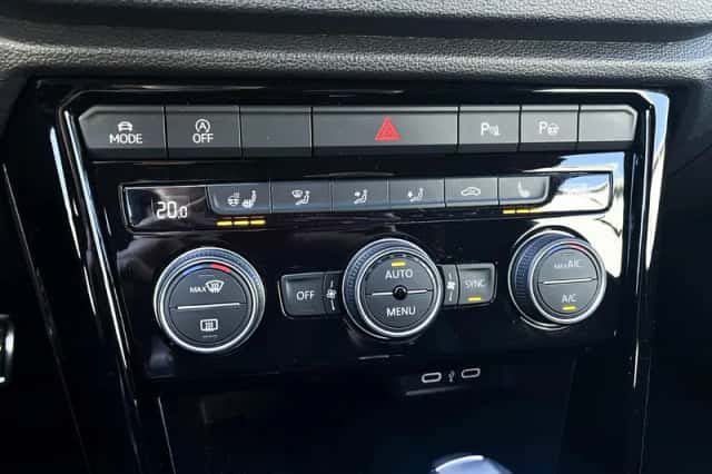 Volkswagen T-Roc (2021) thumbnail 32