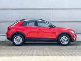 Volkswagen T-Roc (2021) thumbnail 3