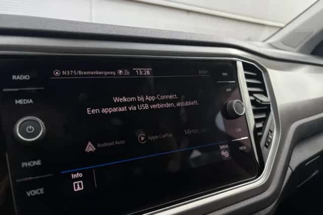 Volkswagen T-Roc (2021) thumbnail 27
