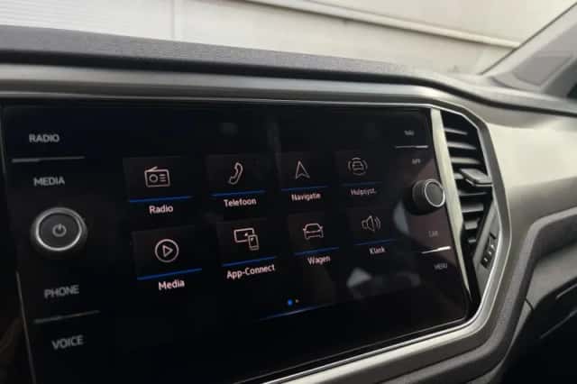 Volkswagen T-Roc (2021) thumbnail 33