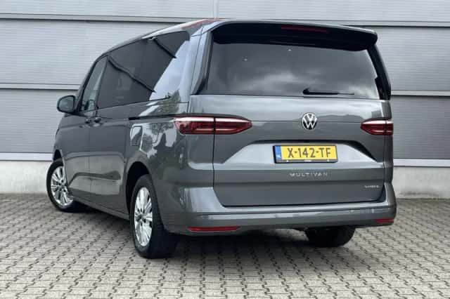 Volkswagen Multivan (2024) thumbnail 13