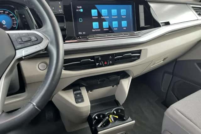 Volkswagen Multivan (2024) thumbnail 37