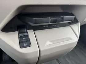 Volkswagen Multivan (2024) thumbnail 38