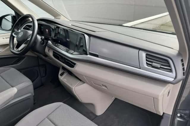 Volkswagen Multivan (2024) thumbnail 43