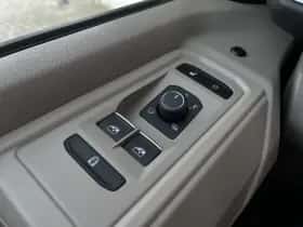 Volkswagen Multivan (2024) thumbnail 44