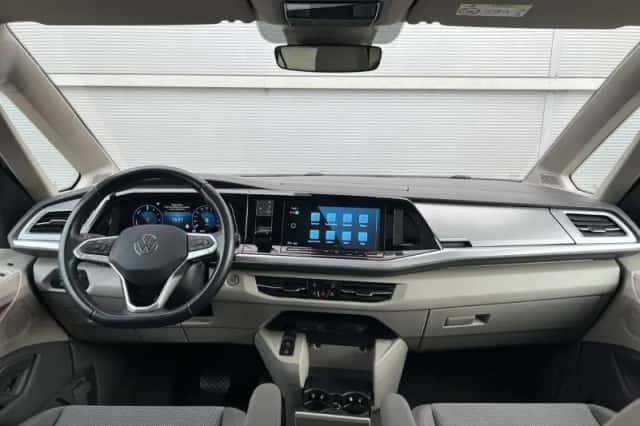 Volkswagen Multivan (2024) thumbnail 6
