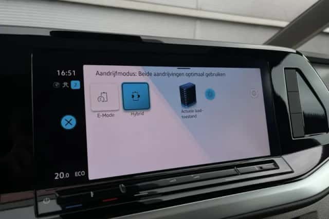 Volkswagen Multivan (2024) thumbnail 55