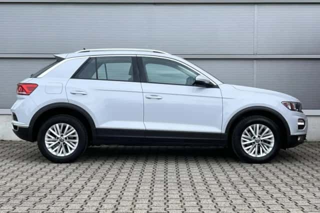 Volkswagen T-Roc (2022) thumbnail 3