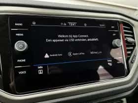 Volkswagen T-Roc (2022) thumbnail 26