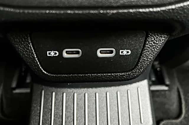 Volkswagen T-Roc (2022) thumbnail 33