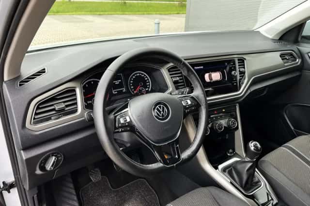 Volkswagen T-Roc (2022) thumbnail 35