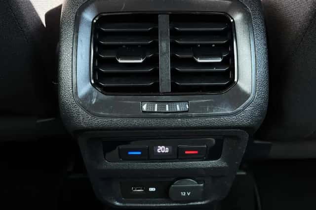 Volkswagen Tiguan (2020) thumbnail 36