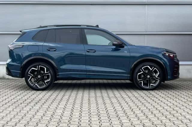 Volkswagen Tiguan (2025) thumbnail 3