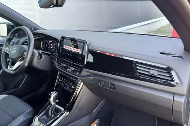 Volkswagen T-Roc (2022) thumbnail 15