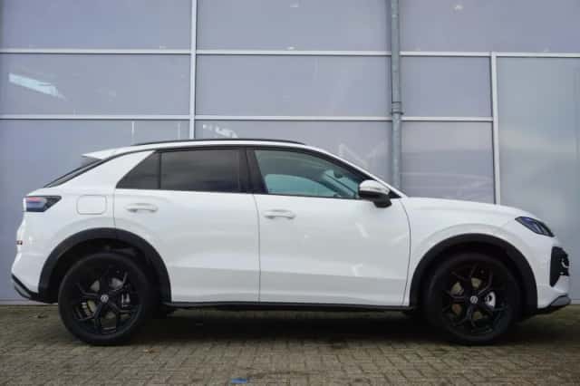 Volkswagen T-Roc (2026) thumbnail 3