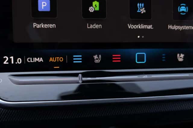 Volkswagen Golf (2025) thumbnail 37