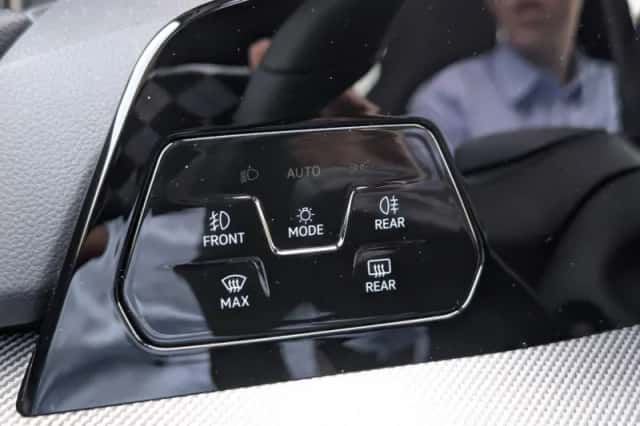 Volkswagen Golf (2025) thumbnail 42