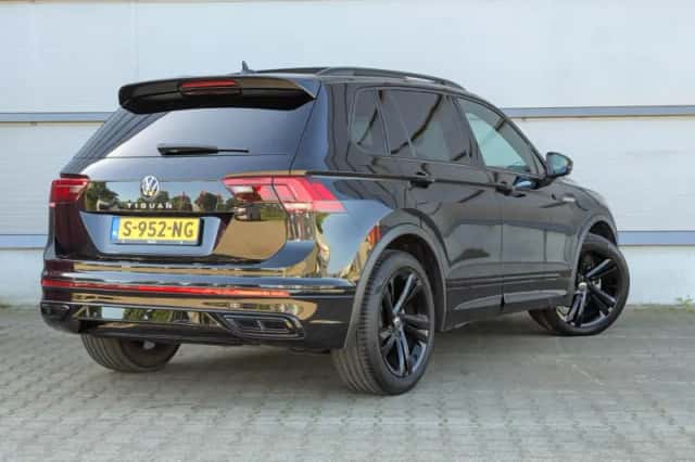 Volkswagen Tiguan (2023) thumbnail 2