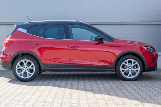 SEAT Arona (2022) thumbnail 3