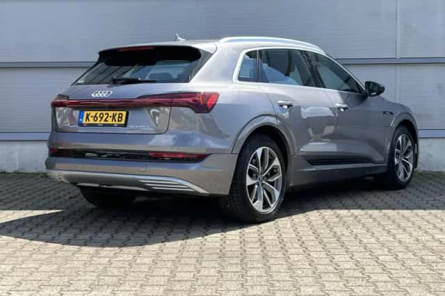 Audi e-tron (2020) thumbnail 2