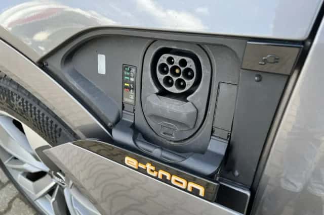 Audi e-tron (2020) thumbnail 17