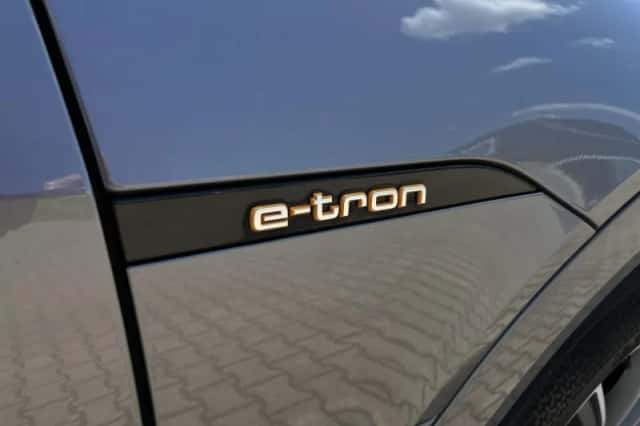 Audi e-tron (2020) thumbnail 18