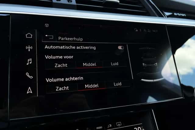 Audi e-tron (2020) thumbnail 51
