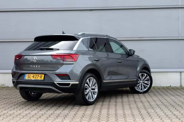 Volkswagen T-Roc (2018) thumbnail 2