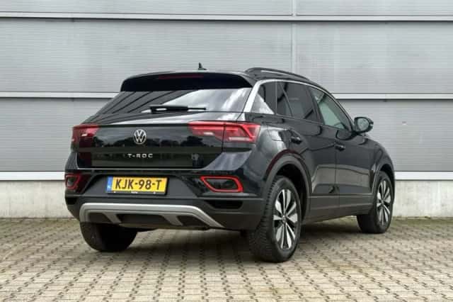 Volkswagen T-Roc (2025) thumbnail 2