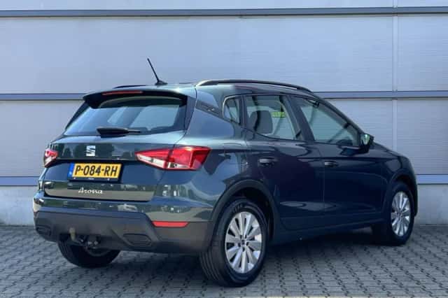 SEAT Arona (2022) thumbnail 2