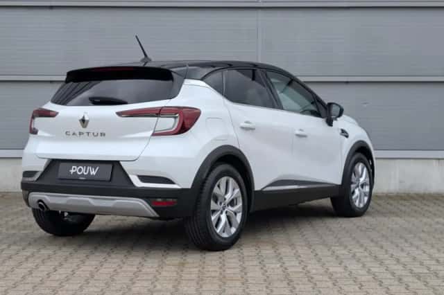 Renault Captur (2020) thumbnail 2