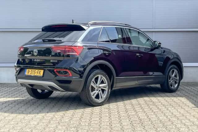 Volkswagen T-Roc (2022) thumbnail 2