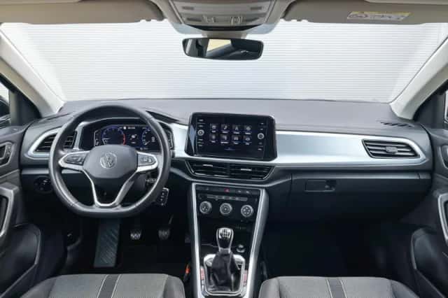 Volkswagen T-Roc (2022) thumbnail 5