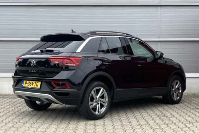 Volkswagen T-Roc (2022) thumbnail 2
