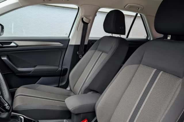 Volkswagen T-Roc (2021) thumbnail 4