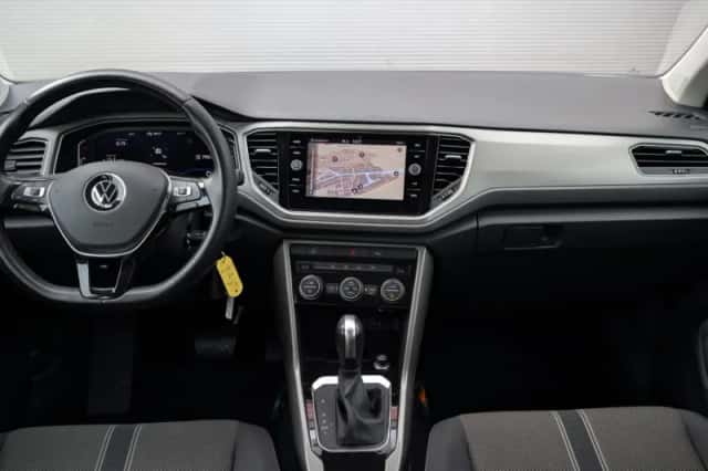 Volkswagen T-Roc (2021) thumbnail 5