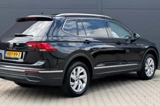 Volkswagen Tiguan (2024) thumbnail 2